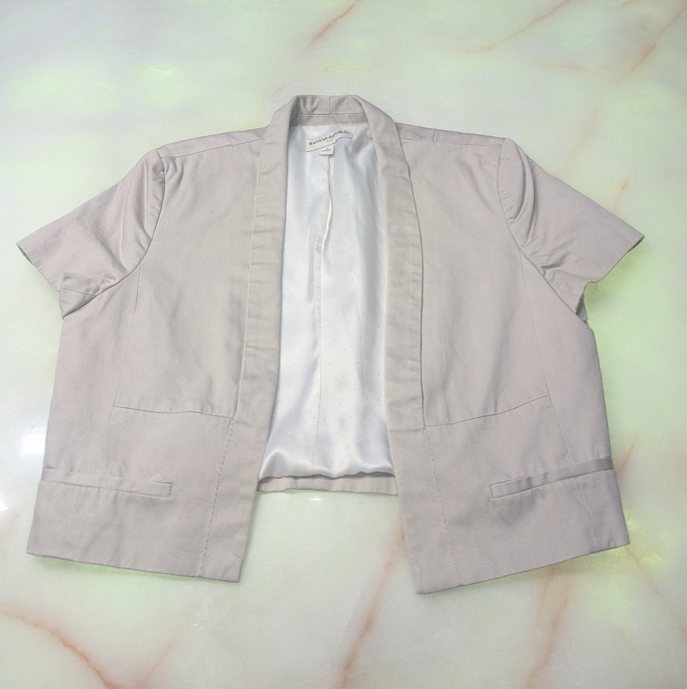 Banana Republic Cropped Blazer Size 12 Beige Cap Sleeve Jacket Modern Workware